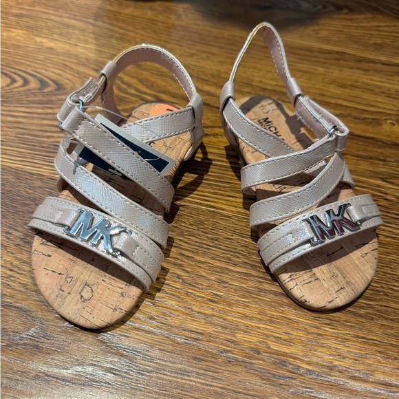 NWT MICHAEL KORS toddler girls light pink sandals (size 7) - Picture 1 of 4
